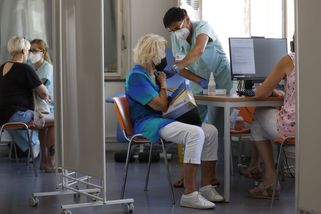 Lidé žádají o odškodnění po očkování, stát zatím neuznal ani jedno - Seznam Zprávy